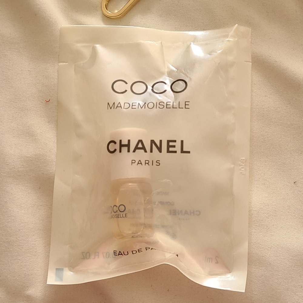 Chanel Samples